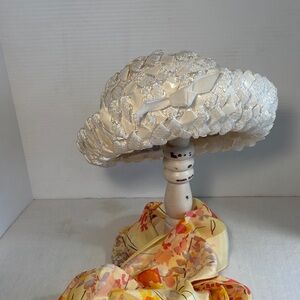 Vintage Union Made 1960s Ladies Woven Creamy White Raffia Brimmed Bucket Hat